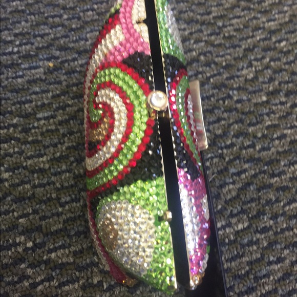 Sequin clutch